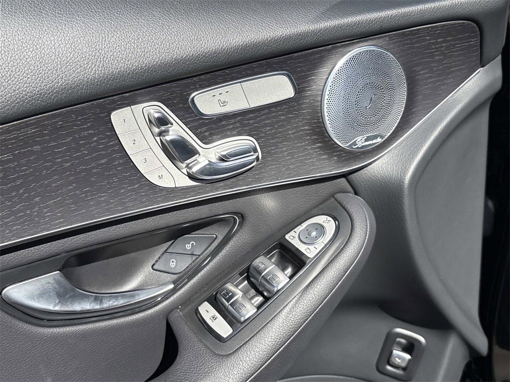 Used 2020 Mercedes-Benz GLC 300 image 14
