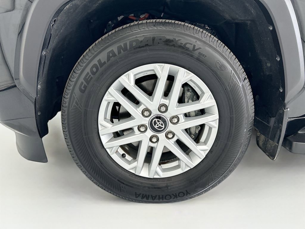 Used 2025 Toyota Sequoia SR5 image 28