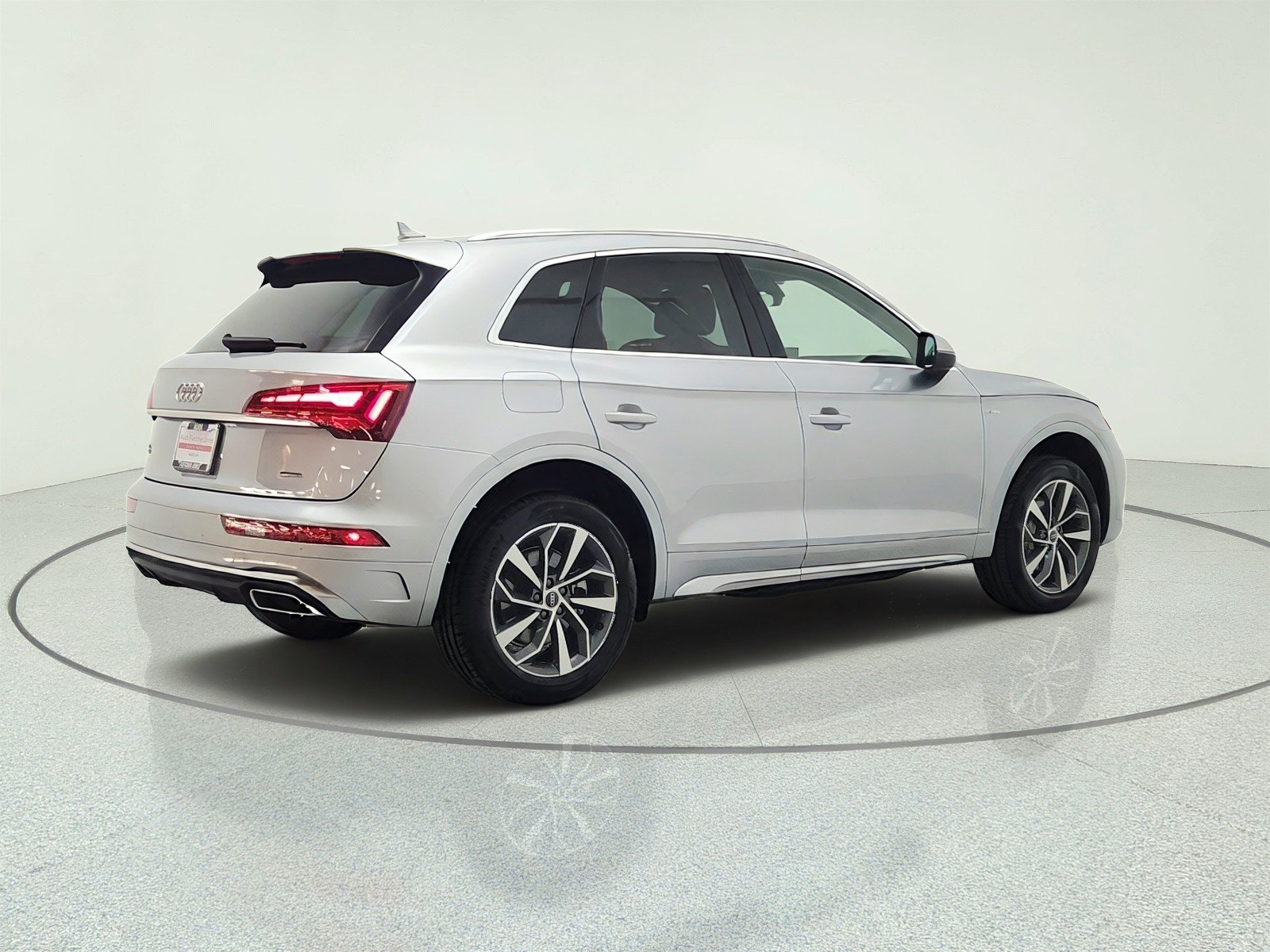 Used 2023 Audi Q5 2.0T Premium Plus w/ Premium Plus Package AWD/4WD image 5