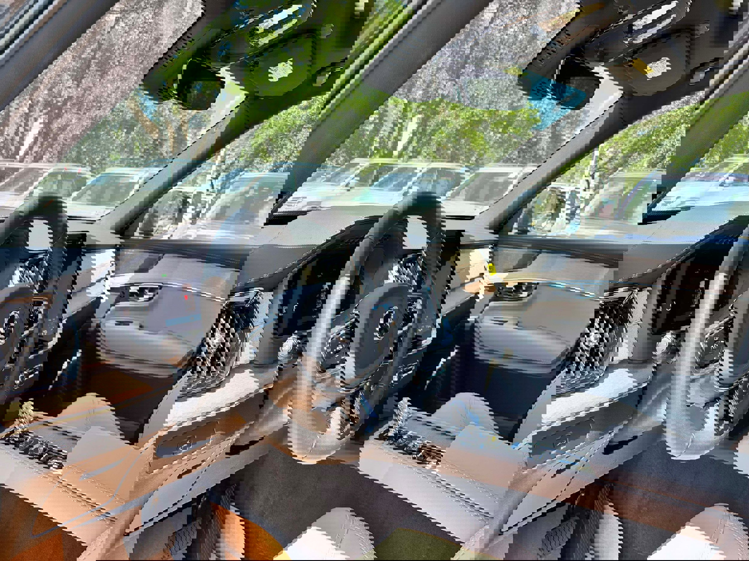 New 2026 Volvo XC90 B6 Plus w/ Protection Package Premier image 11