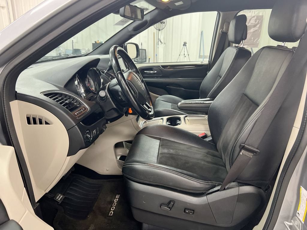 Used 2019 Dodge Grand Caravan SXT FWD image 19