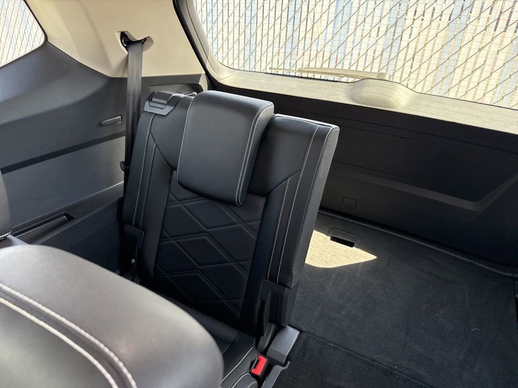 Used 2025 Volkswagen Atlas SE image 7