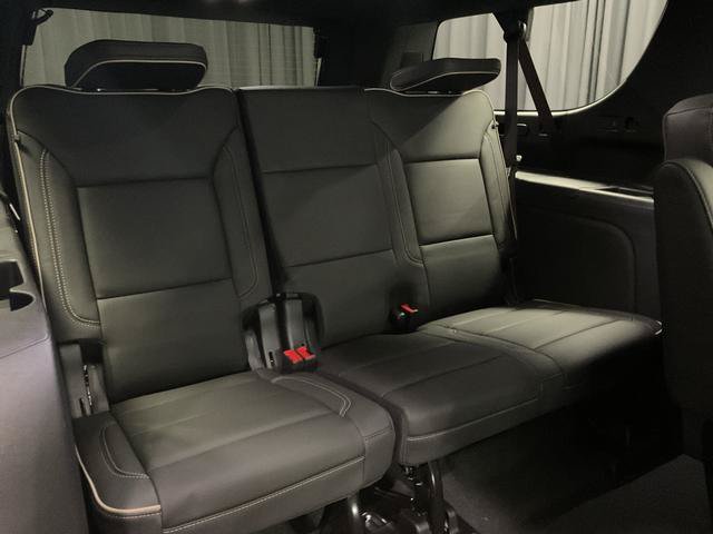 New 2026 Chevrolet Suburban Premier w/ Sun And Tow Package AWD/4WD image 16