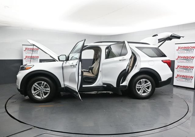 Certified 2024 Ford Explorer XLT w/ Equipment Group 202A AWD/4WD image 40