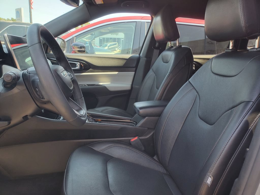 Used 2023 Jeep Compass Limited AWD/4WD image 5