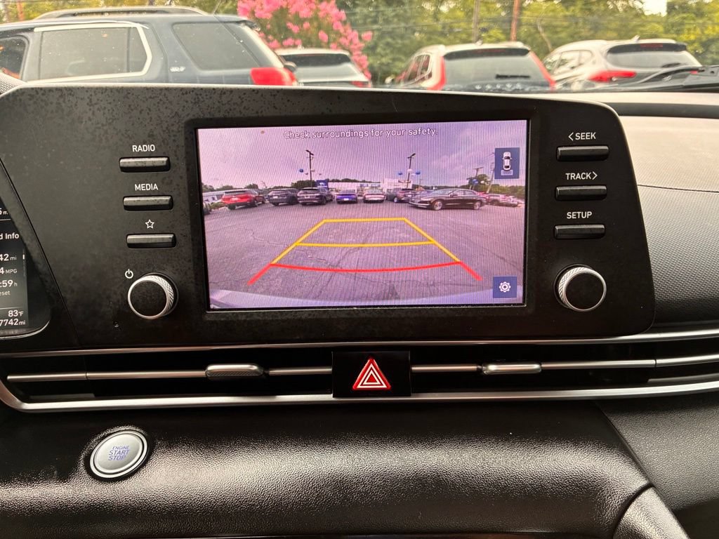 Used 2022 Hyundai Elantra SEL FWD image 30