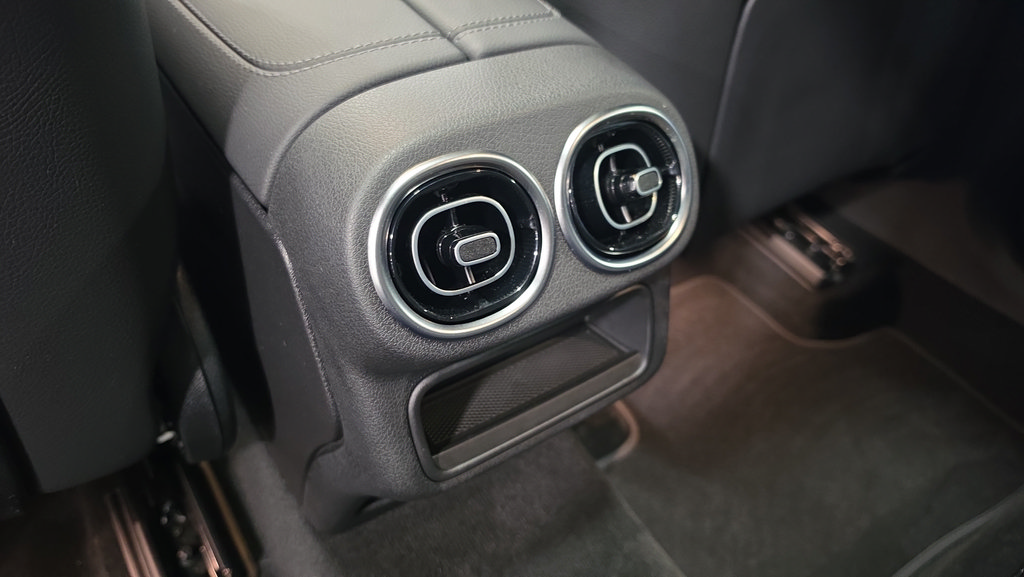 Used 2024 Mercedes-Benz GLC 300 4MATIC image 20
