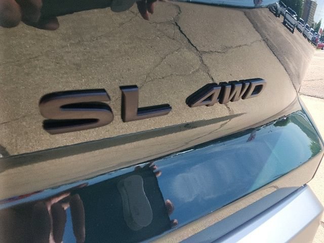 Used 2025 Nissan Pathfinder SL w/ Black Appearance Package AWD/4WD image 12