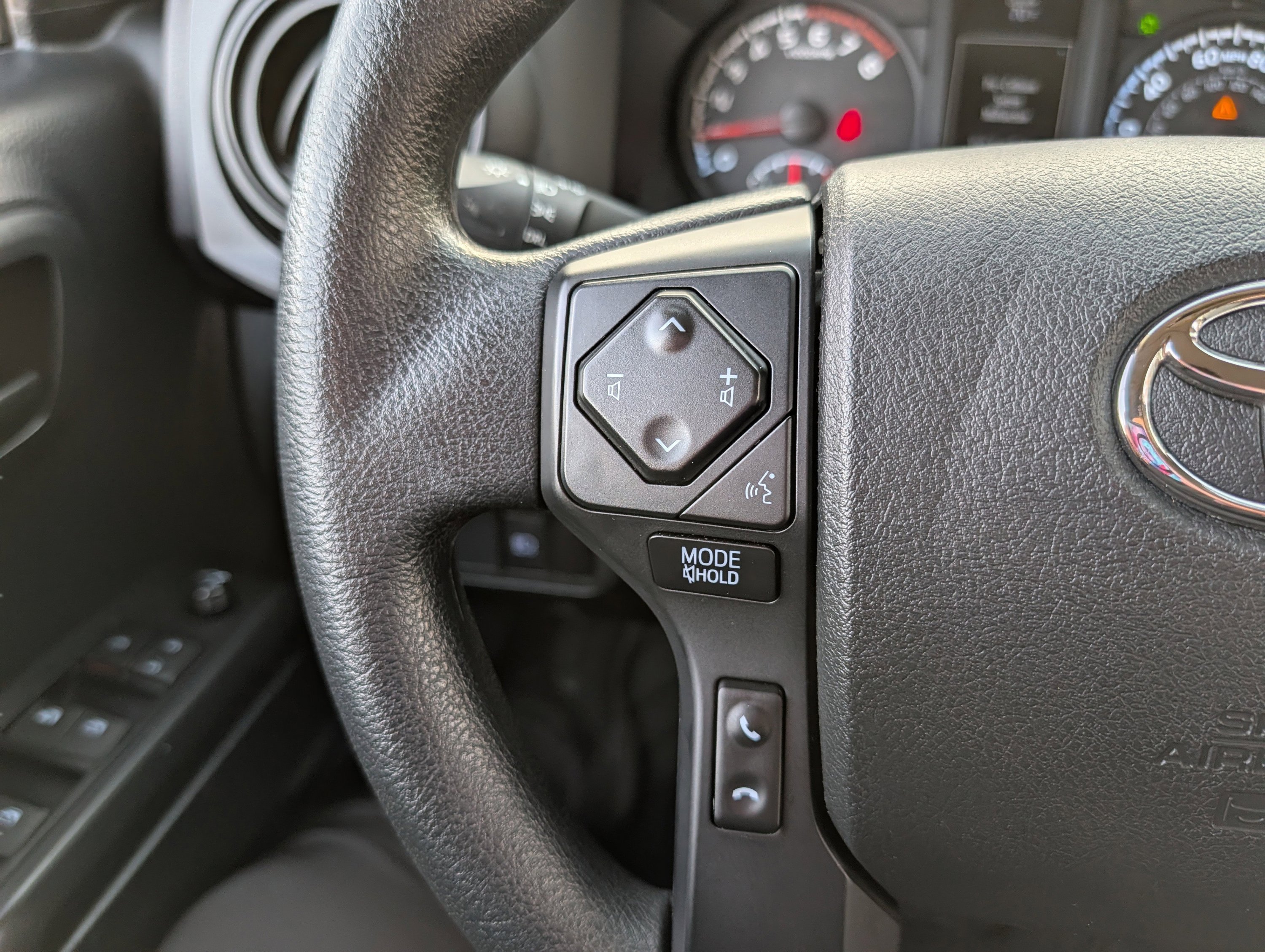 Used 2019 Toyota Tacoma SR w/ SR Convenience Package image 40