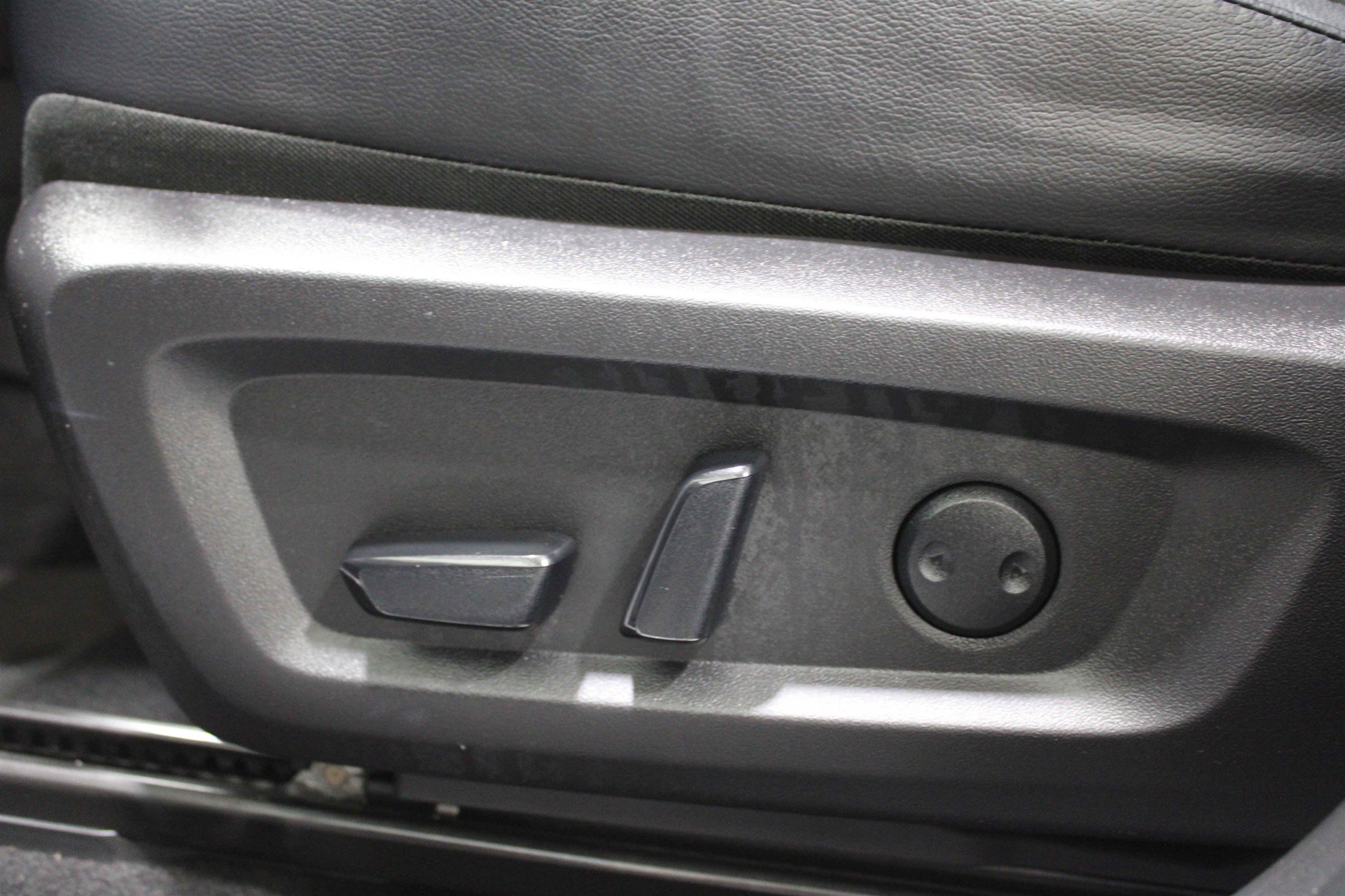 Used 2024 Mitsubishi Outlander SEL image 3