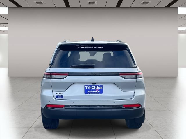New 2025 Jeep Grand Cherokee 4WD image 4