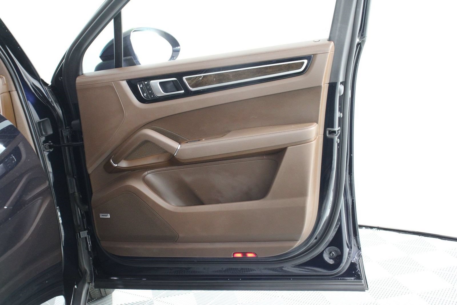 Certified 2023 Porsche Cayenne S AWD/4WD image 23