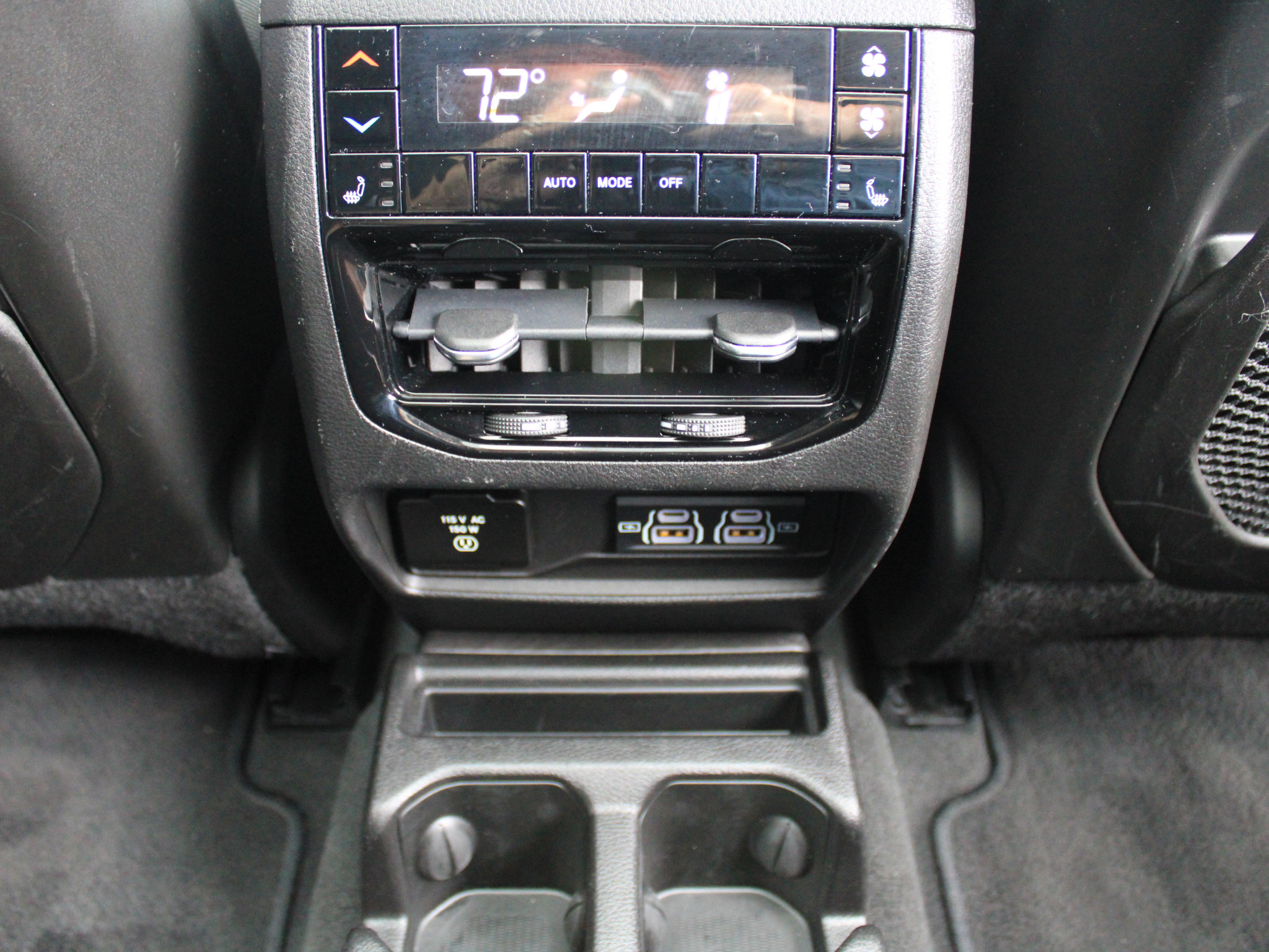 Used 2022 Jeep Grand Cherokee L Limited w/ Black Appearance Package AWD/4WD image 29