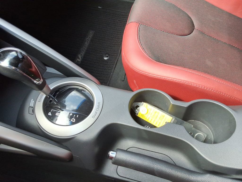 Used 2012 Hyundai Veloster w/ Tech Pkg FWD image 34