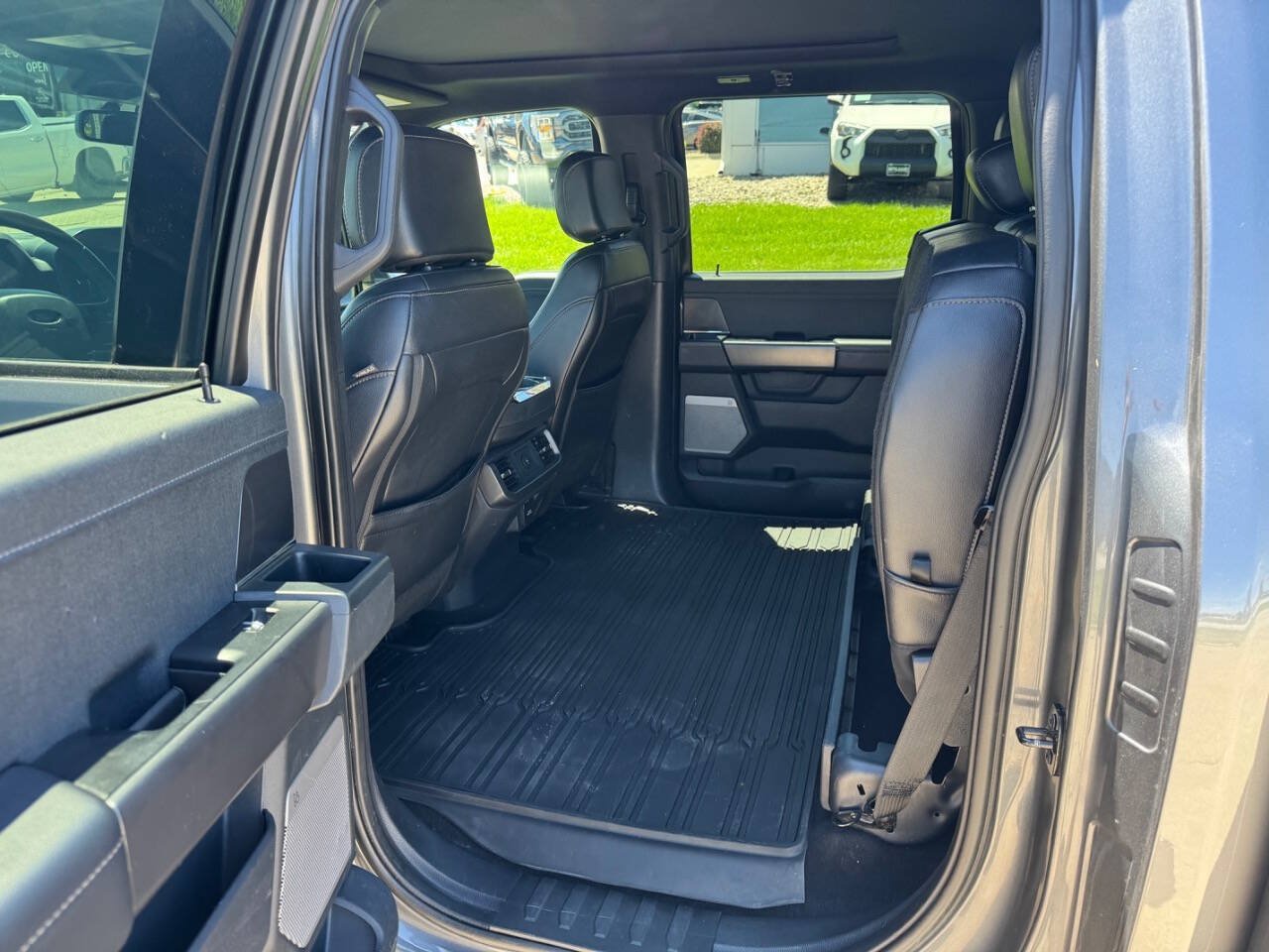 Used 2025 Ford F150 Lariat AWD/4WD image 10