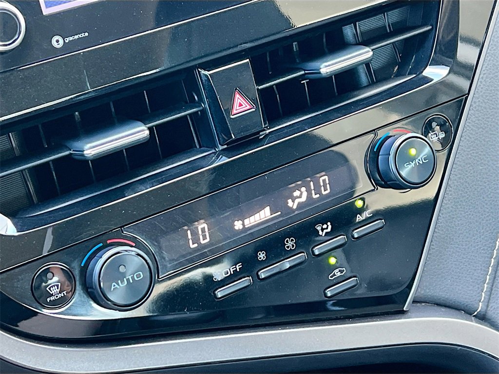 Used 2023 Toyota Camry SE image 15