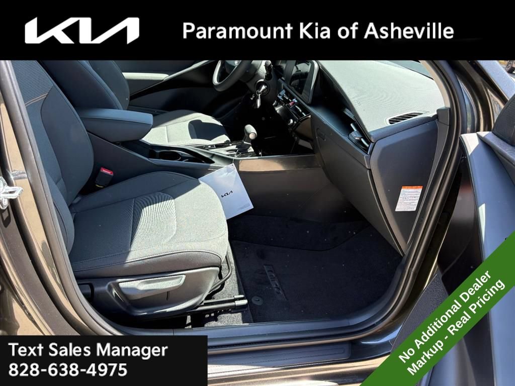 New 2026 Kia Niro LX FWD image 17
