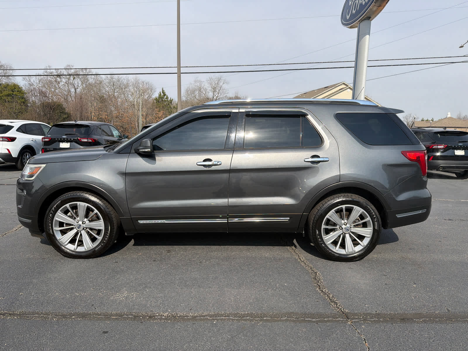 Used 2018 Ford Explorer Limited image 20