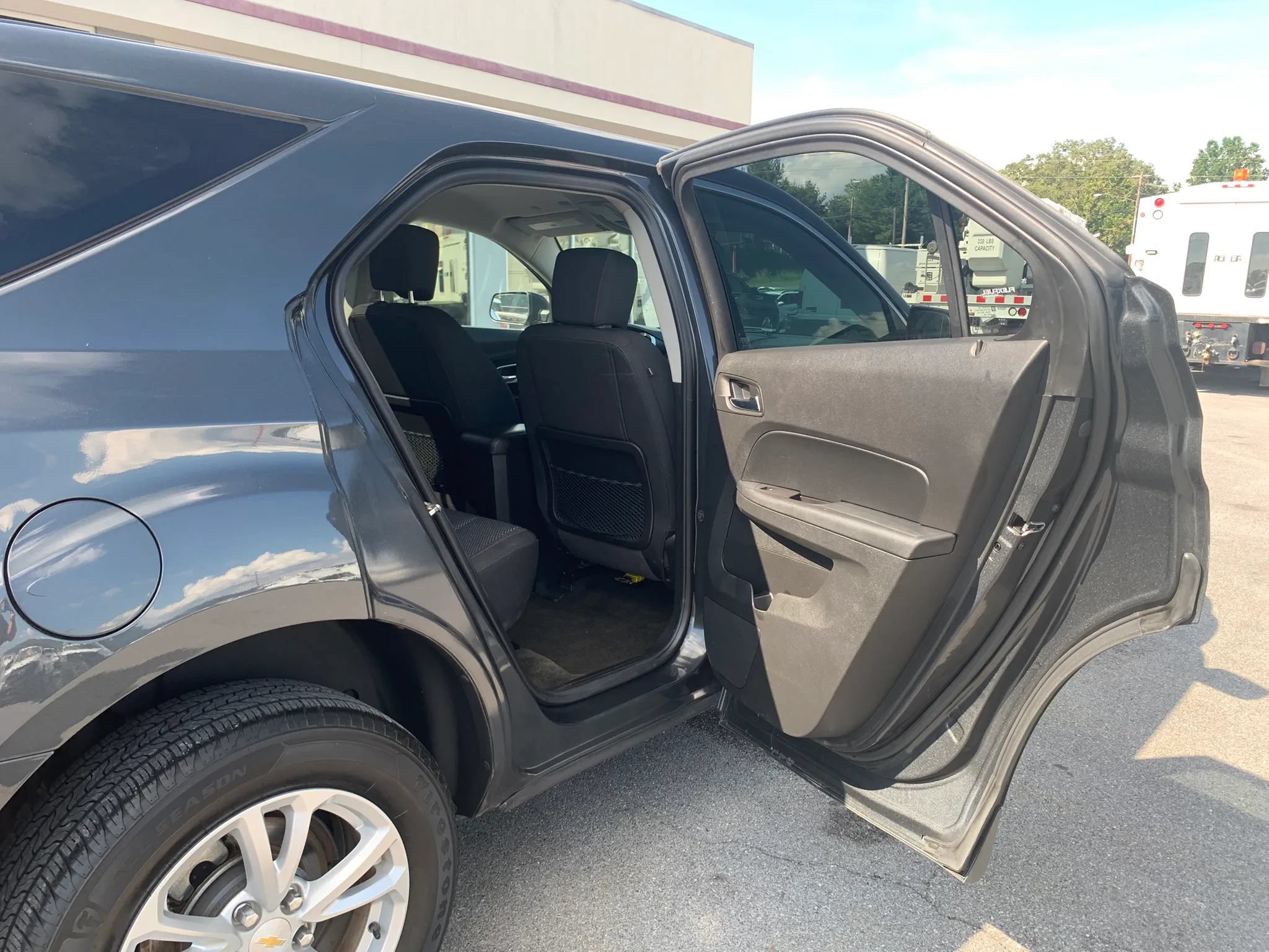 Used 2017 Chevrolet Equinox LS AWD/4WD image 24