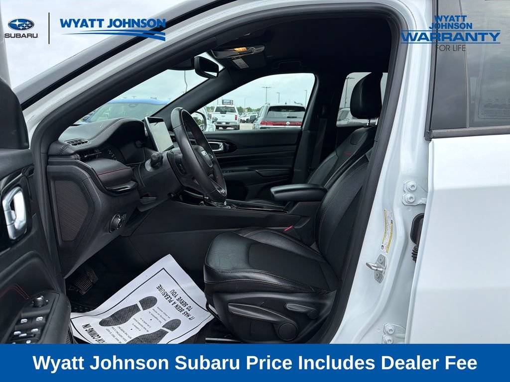 Used 2023 Jeep Compass Trailhawk AWD/4WD image 15