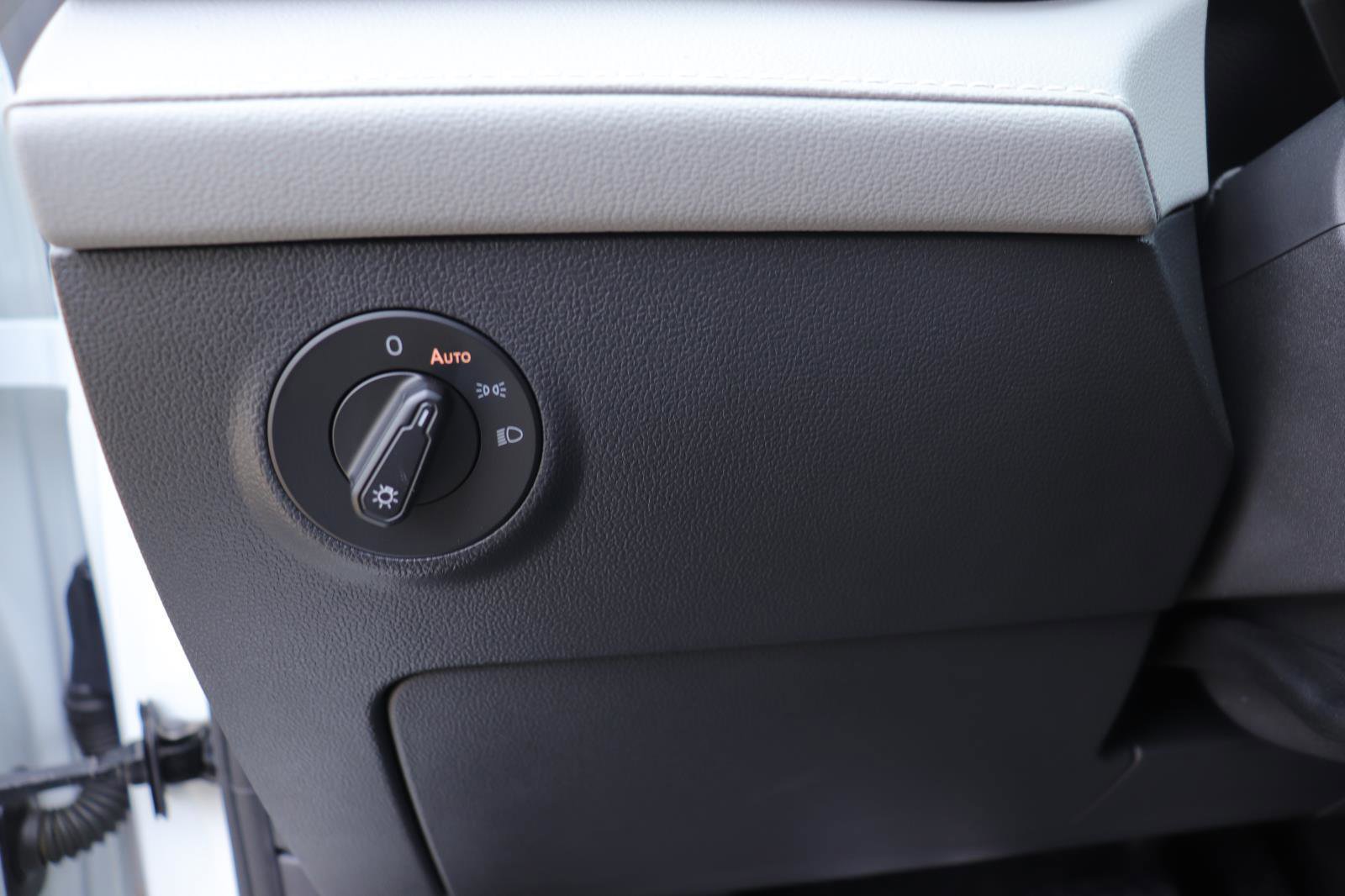 Used 2023 Volkswagen Taos SEL image 28