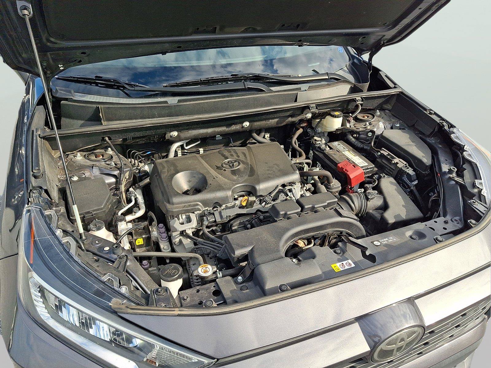 Used 2020 Toyota RAV4 XLE Premium FWD image 27