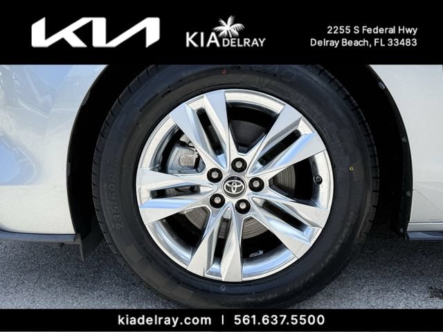 Used 2021 Toyota Sienna Limited FWD image 36
