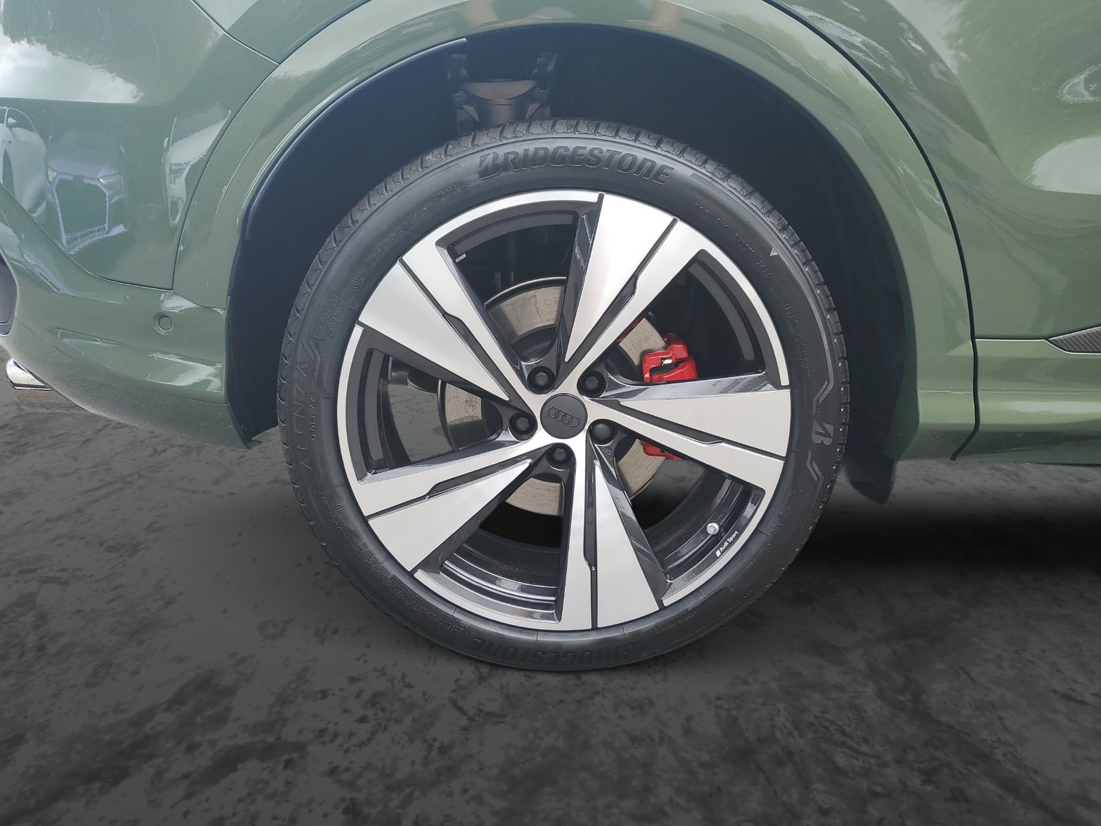 New 2026 Audi SQ5 Prestige AWD/4WD image 5