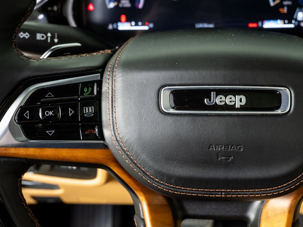 Used 2025 Jeep Grand Cherokee Summit image 10