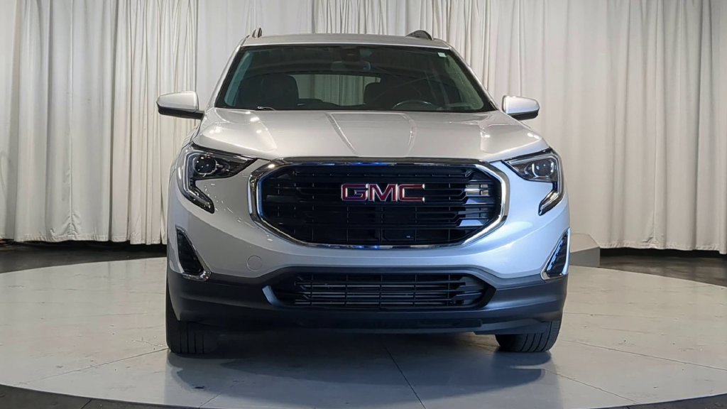 Used 2020 GMC Terrain SLE w/ Driver Convenience Package AWD/4WD image 3