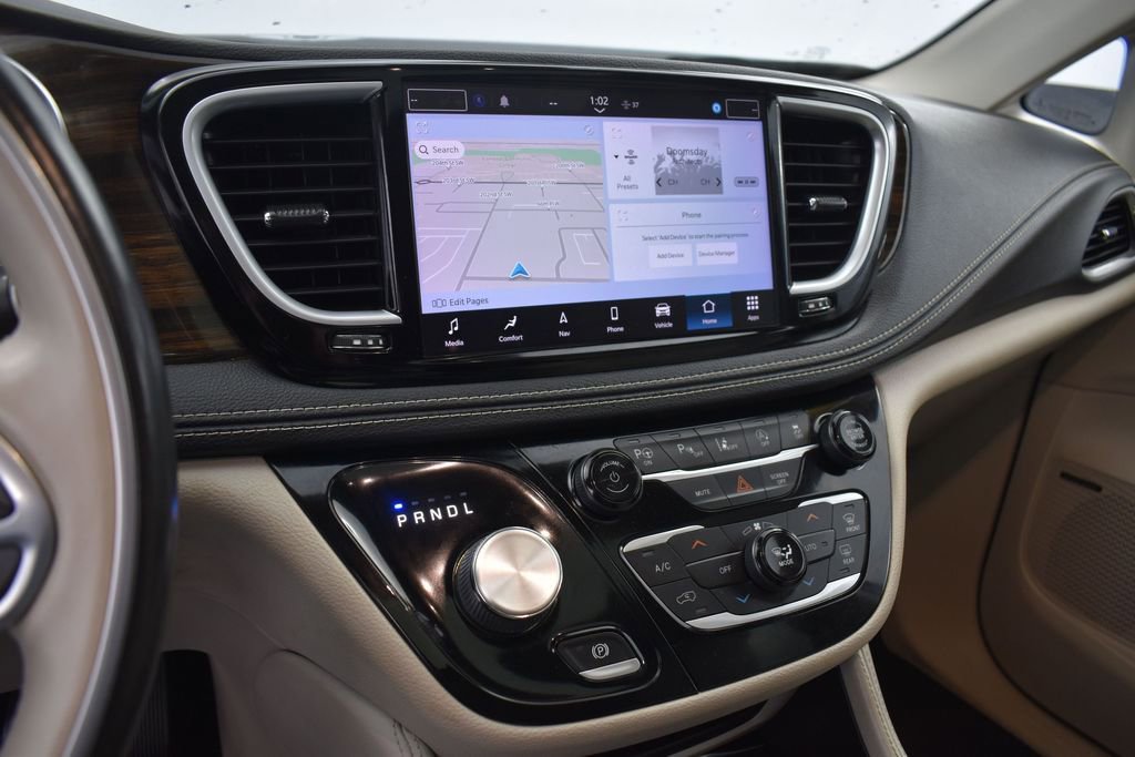 Used 2021 Chrysler Pacifica Limited w/ Premium & Safety Sphere Group AWD/4WD image 13