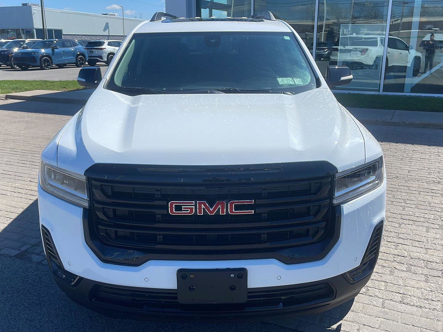 Used 2023 GMC Acadia SLE w/ Driver Convenience Package AWD/4WD image 2