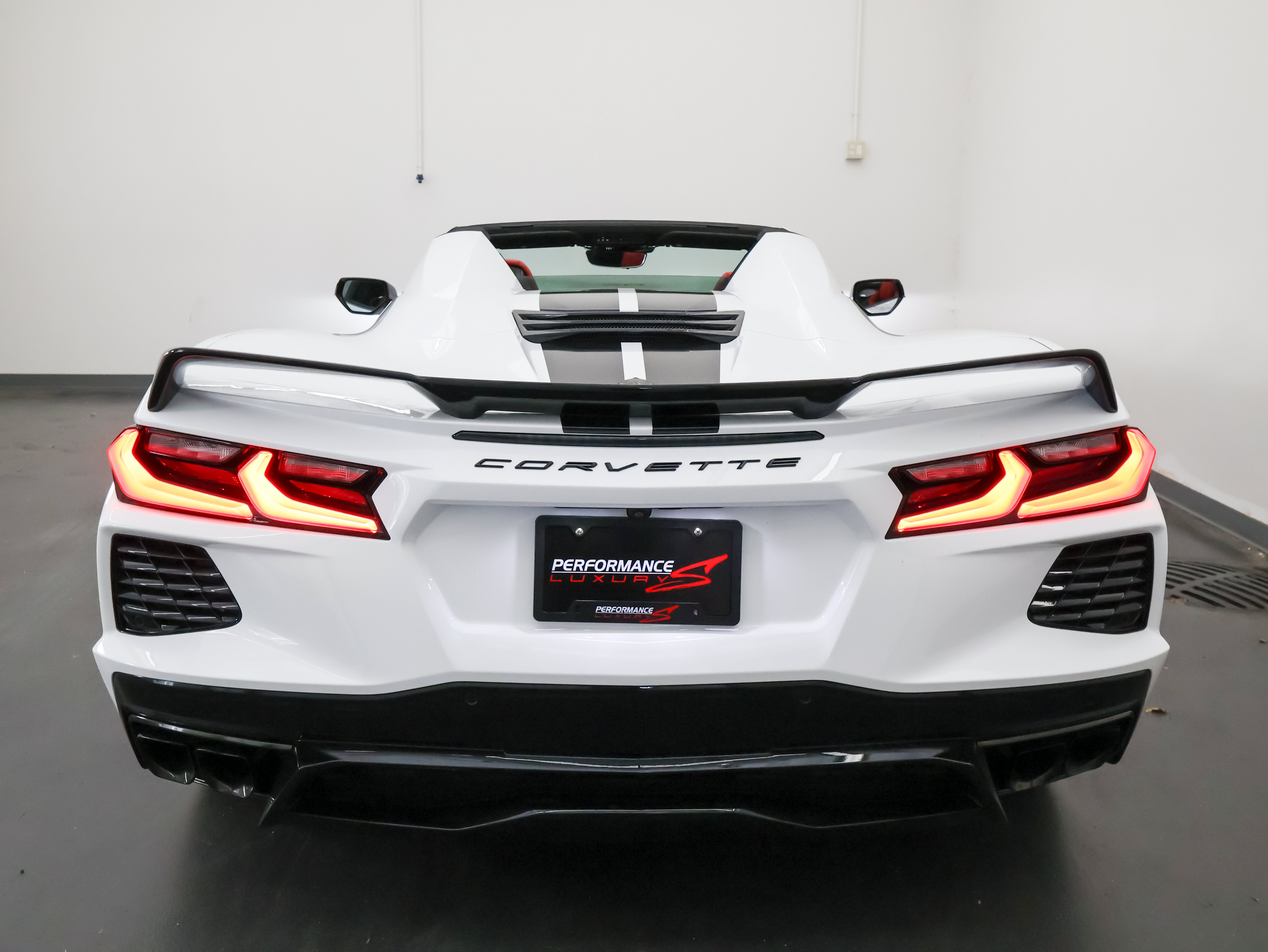 Used 2024 Chevrolet Corvette Stingray Preferred Conv w/ Z51 Performance Package RWD image 5