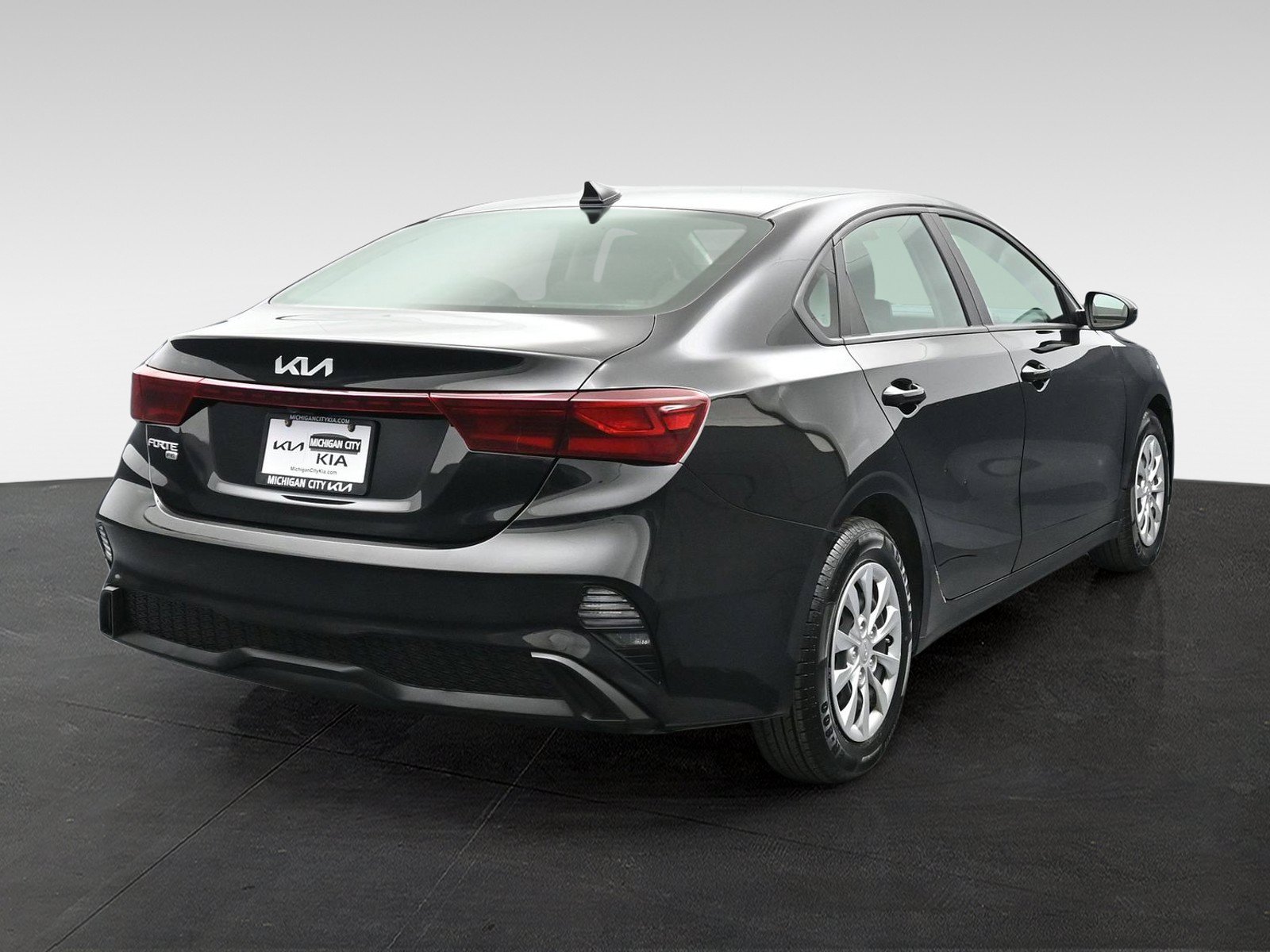 Used 2024 Kia Forte LX FWD image 4