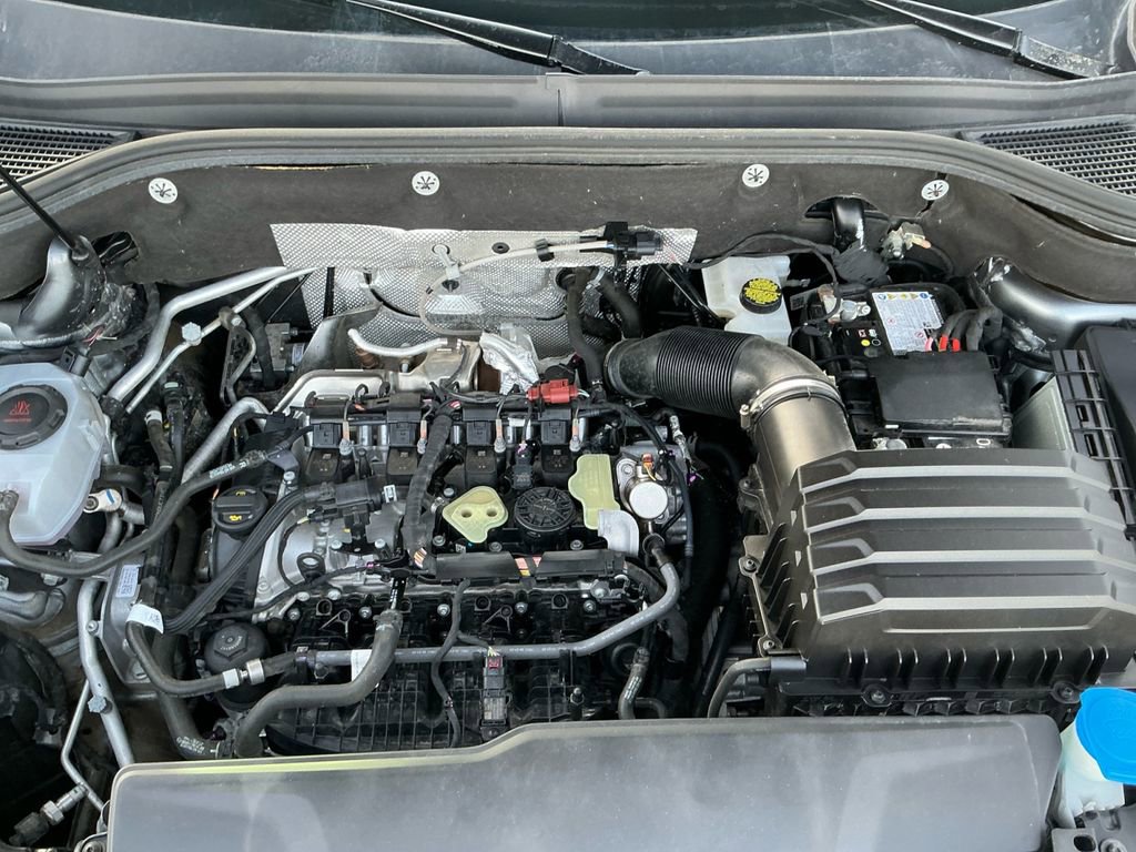 Used 2025 Volkswagen Atlas SE image 25