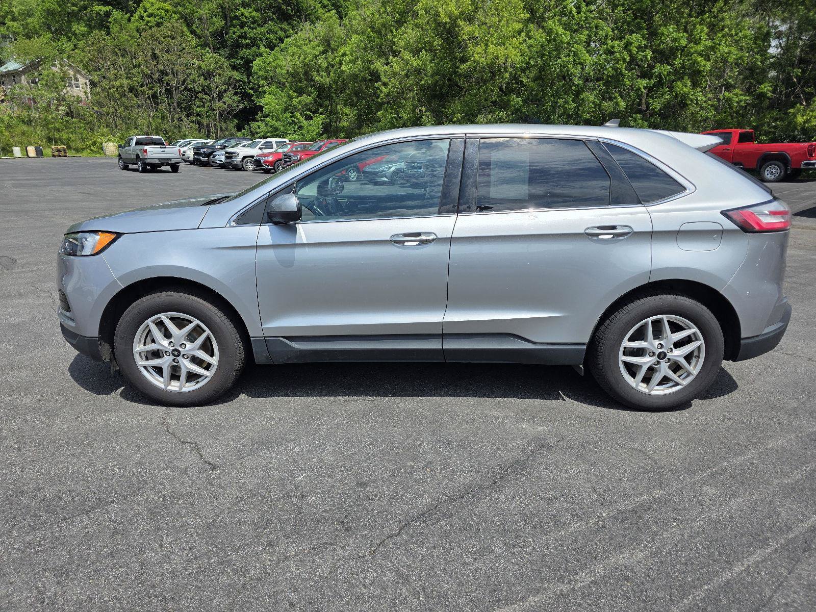 Used 2023 Ford Edge SEL AWD/4WD image 4