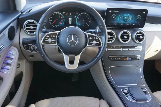 Used 2022 Mercedes-Benz GLC 300 image 17