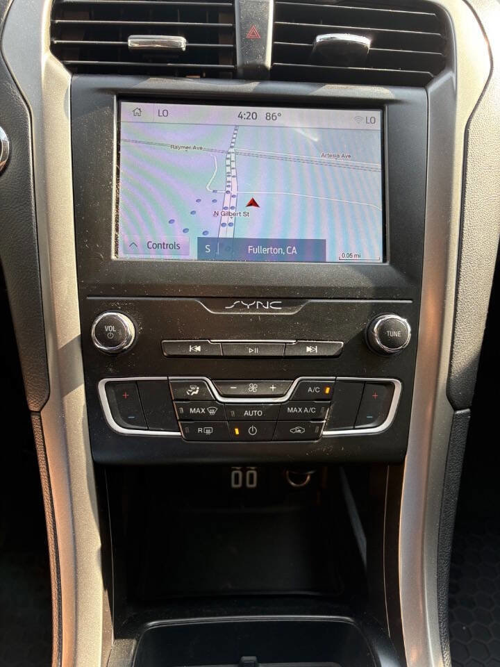Used 2019 Ford Fusion SE image 21