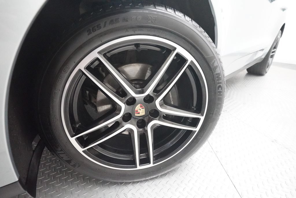 Used 2020 Porsche Macan AWD/4WD image 32