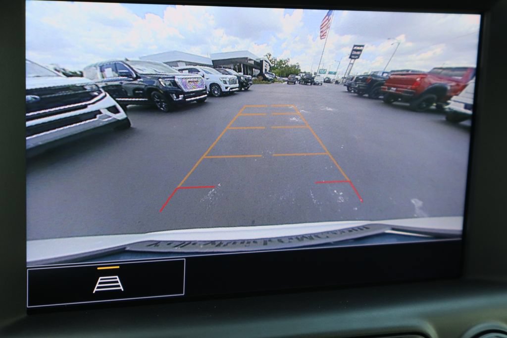 Used 2022 GMC Terrain SLE w/ Driver Convenience Package FWD image 16