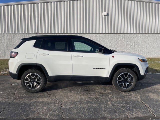 Used 2024 Jeep Compass Trailhawk w/ Trailhawk Elite Group image 16
