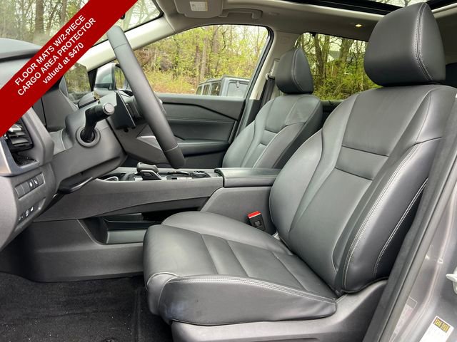 Used 2025 Nissan Rogue SL w/ Tech Package image 4