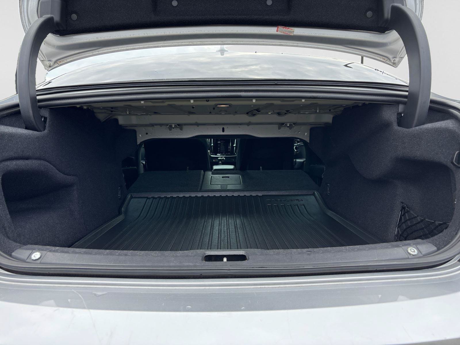 Used 2018 Volvo S90 T5 Momentum w/ Convenience Package FWD image 43