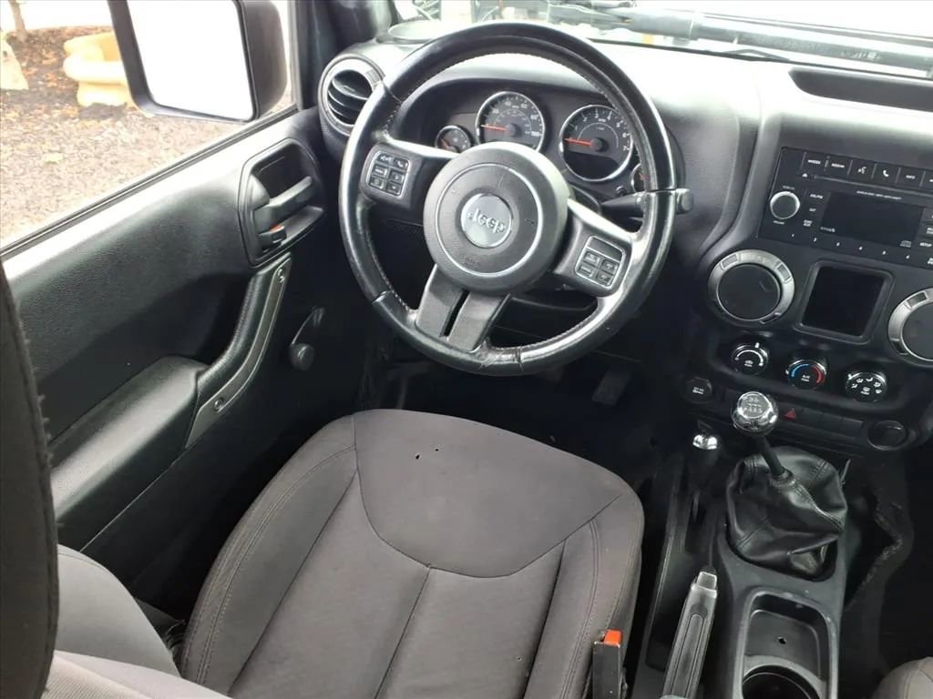 Used 2016 Jeep Wrangler Unlimited Sport w/ Connectivity Group image 13