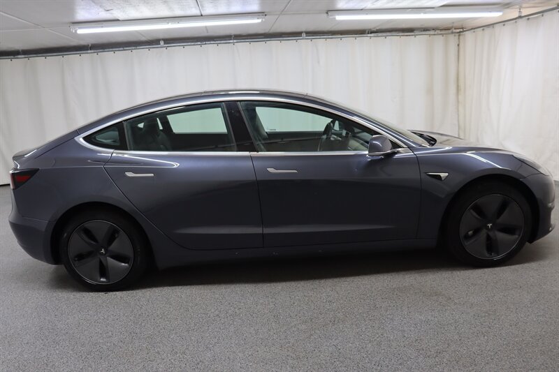 Used 2020 Tesla Model 3 Standard Range RWD image 7
