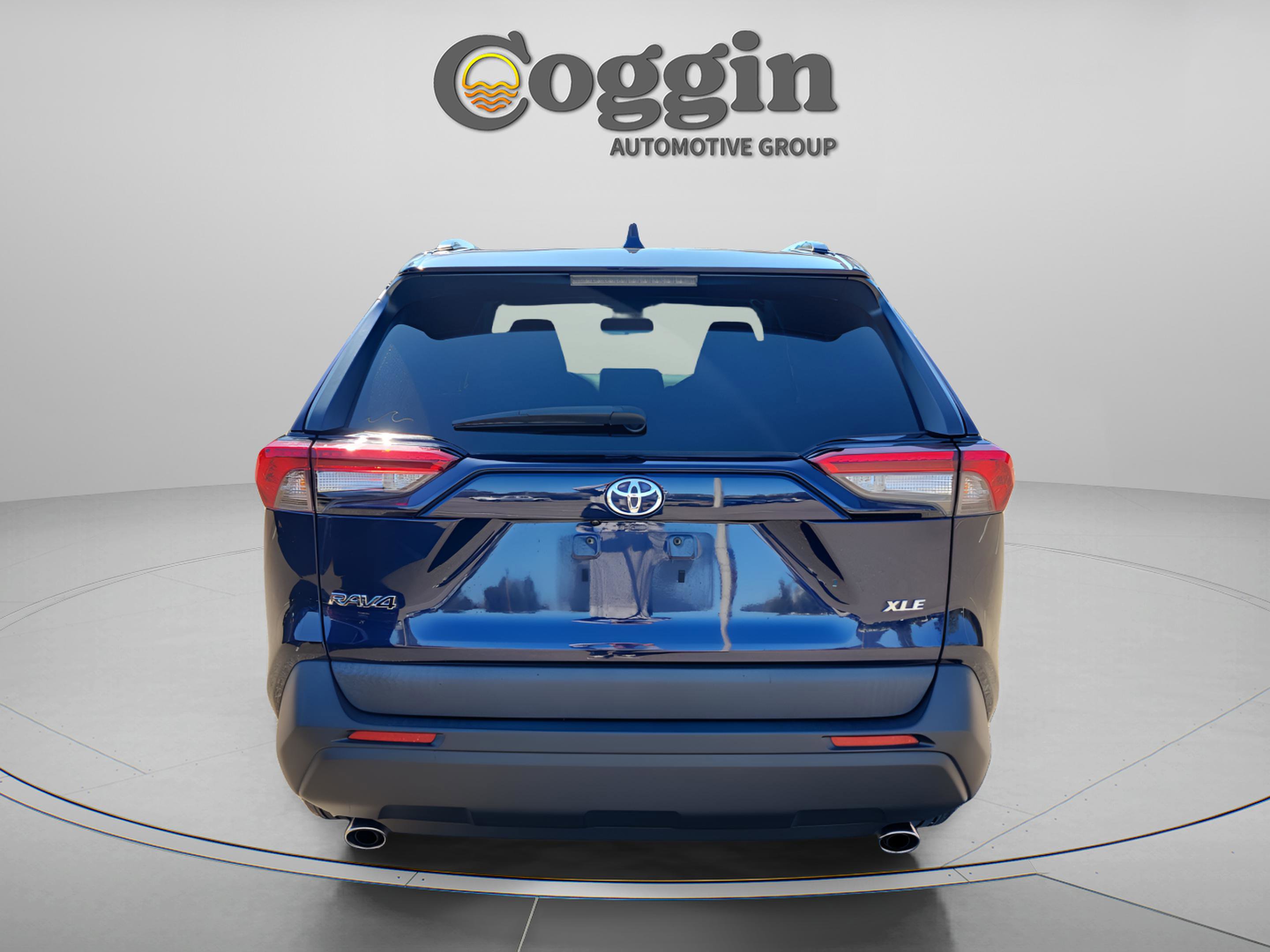 Used 2023 Toyota RAV4 XLE image 4