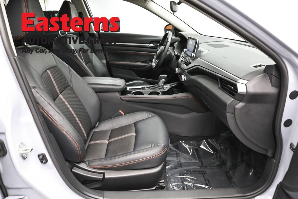 Used 2023 Nissan Altima 2.5 SR FWD image 24
