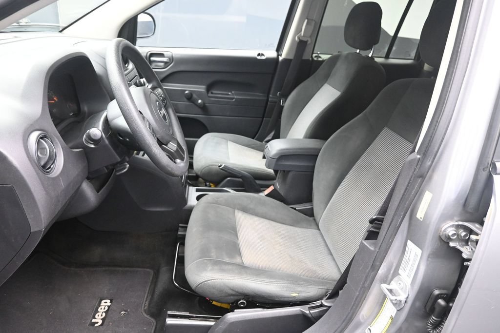 Used 2016 Jeep Compass Sport FWD image 17