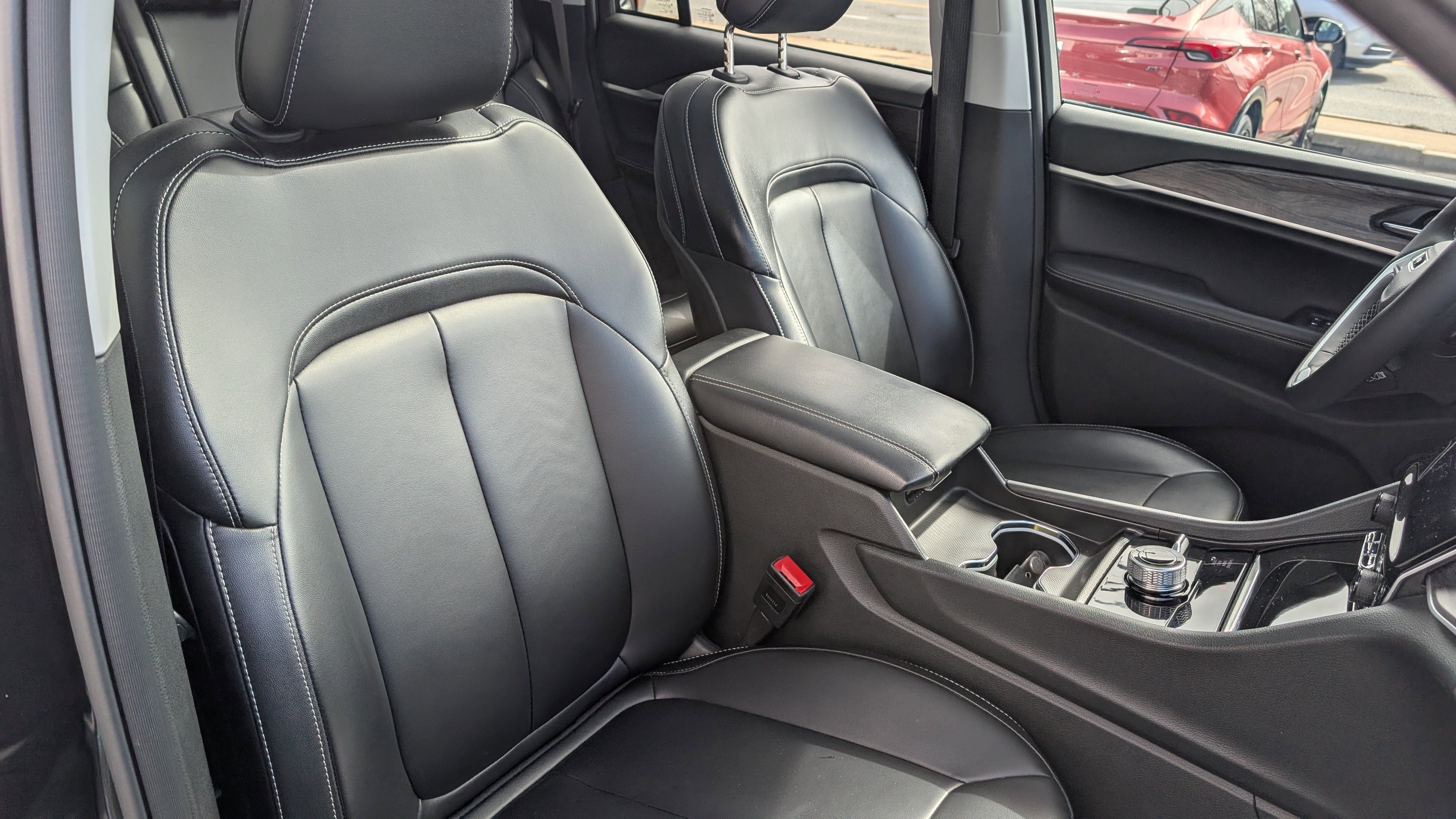 Used 2024 Jeep Grand Cherokee Limited AWD/4WD image 6