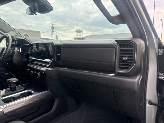 Used 2023 Chevrolet Silverado 1500 LTZ w/ Technology Package AWD/4WD image 11